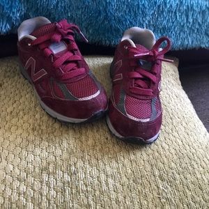 Kids new balance green and burgundy size 9